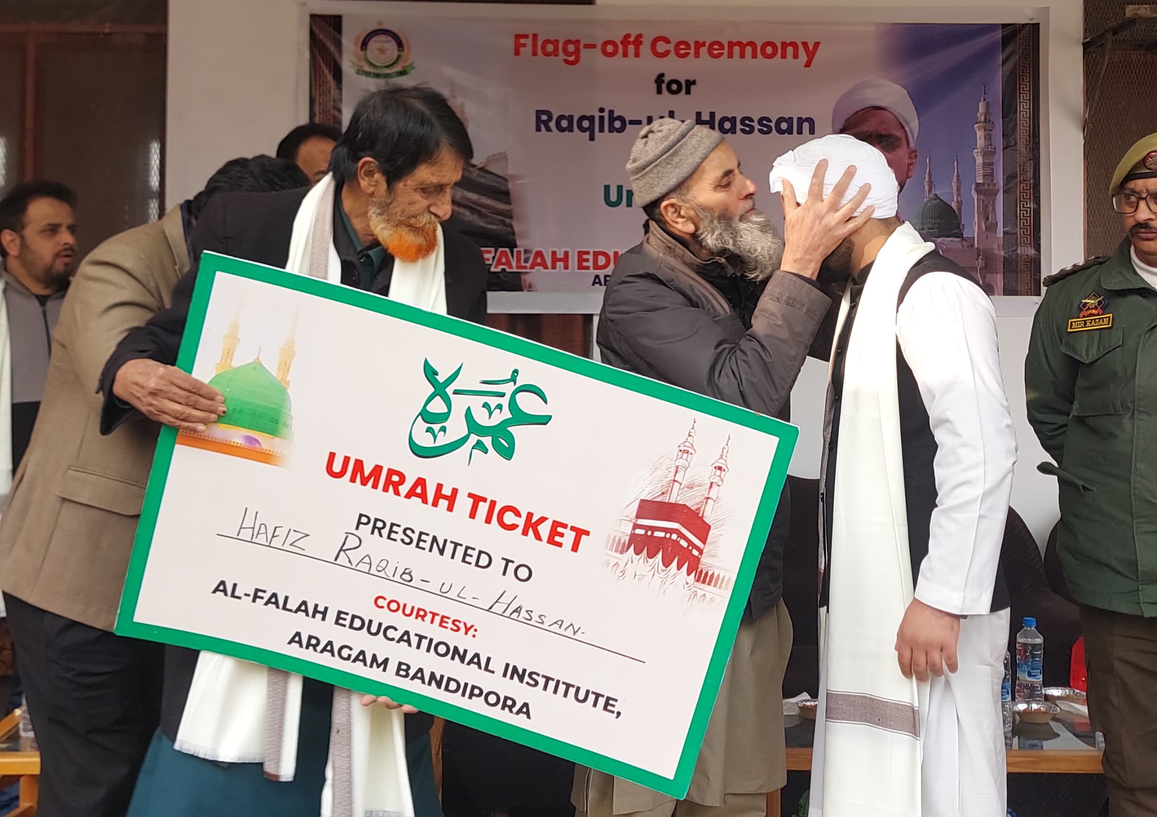 Alfalah Educational institute sends its first Hafiz, Raqib-ul-Hassan, for Umrah